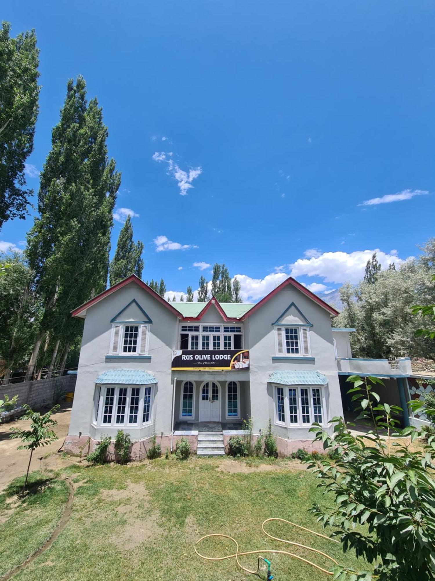 Rus Olive Lodge Skardu Exteriér fotografie