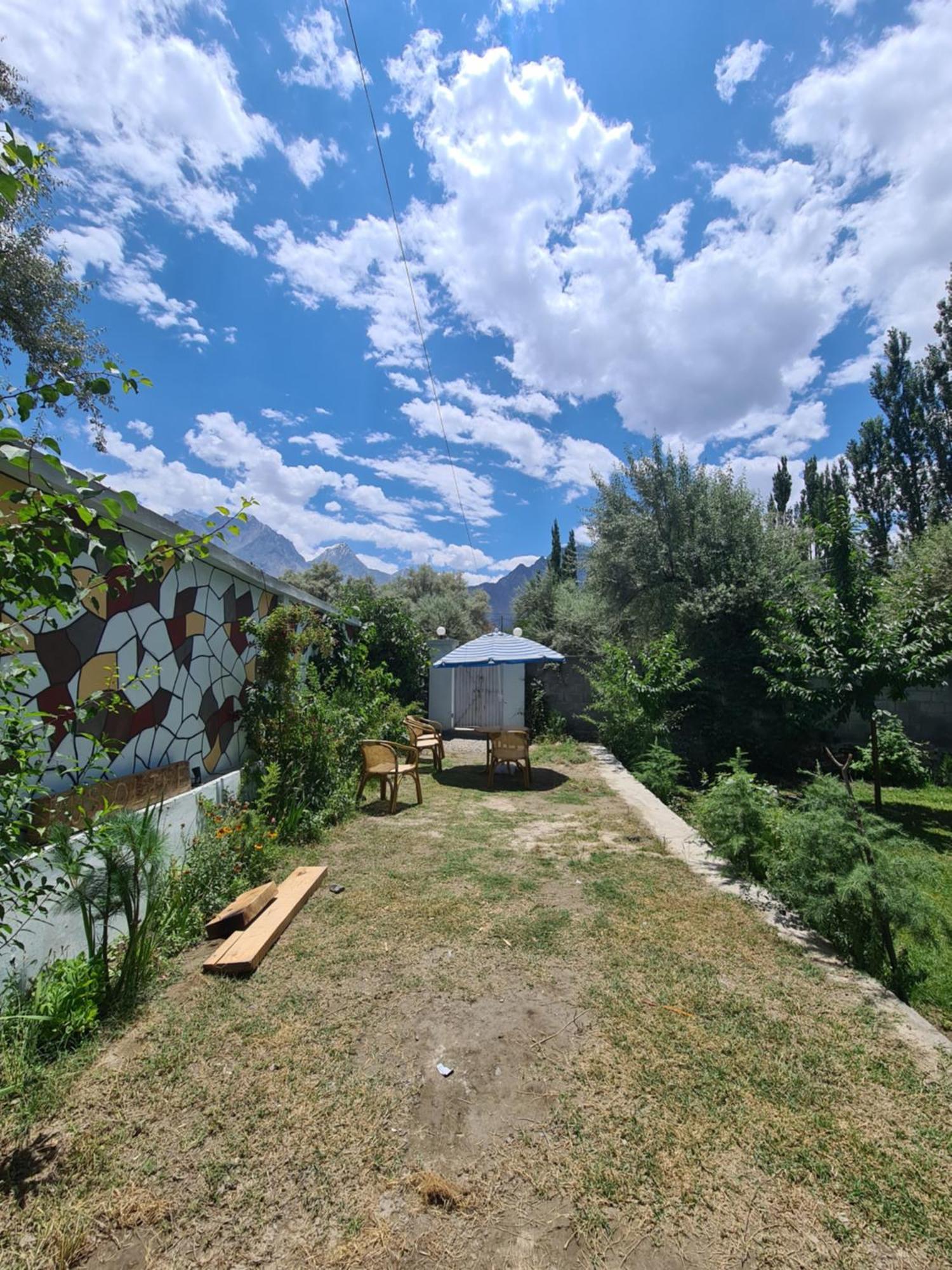 Rus Olive Lodge Skardu Exteriér fotografie